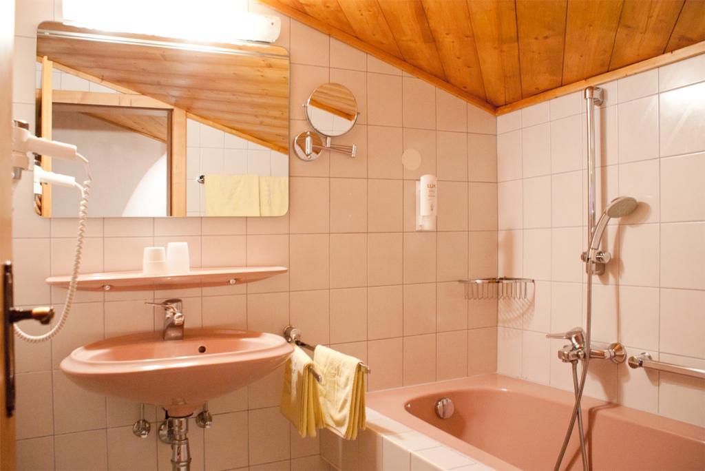Hotel-Gasthof "Zur Muehle" Kaprun Ruang foto