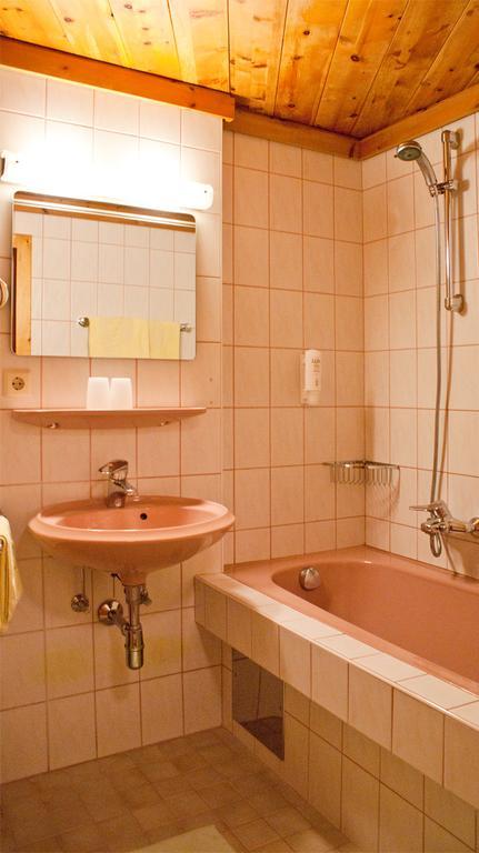 Hotel-Gasthof "Zur Muehle" Kaprun Ruang foto